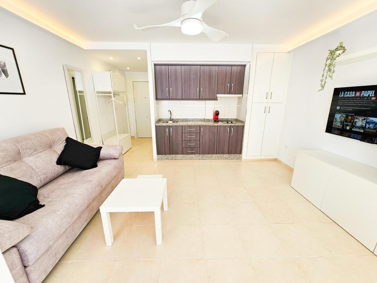 Estudio Vip Mediterraneo - Alojamientos La Torre Torre Del Mar Exteriör bild