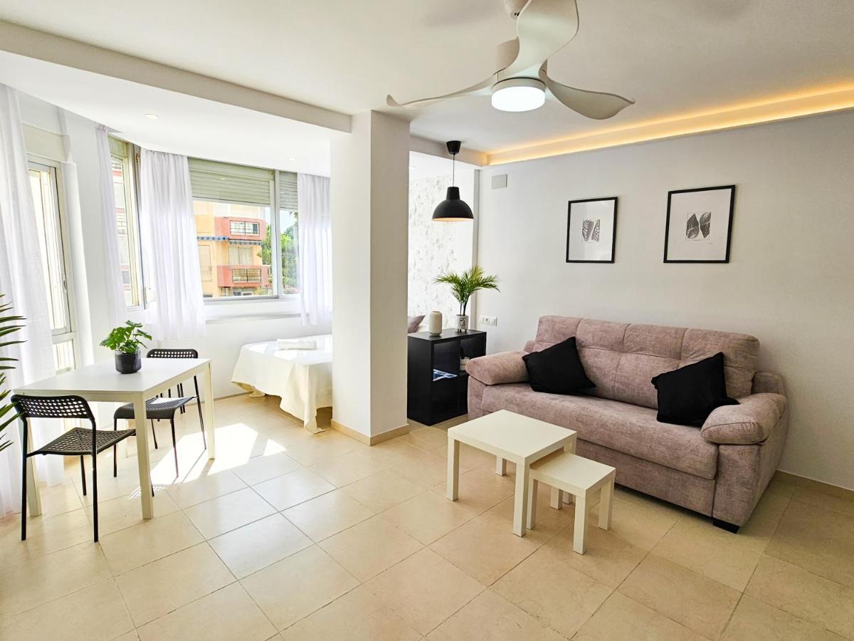 Estudio Vip Mediterraneo - Alojamientos La Torre Torre Del Mar Exteriör bild