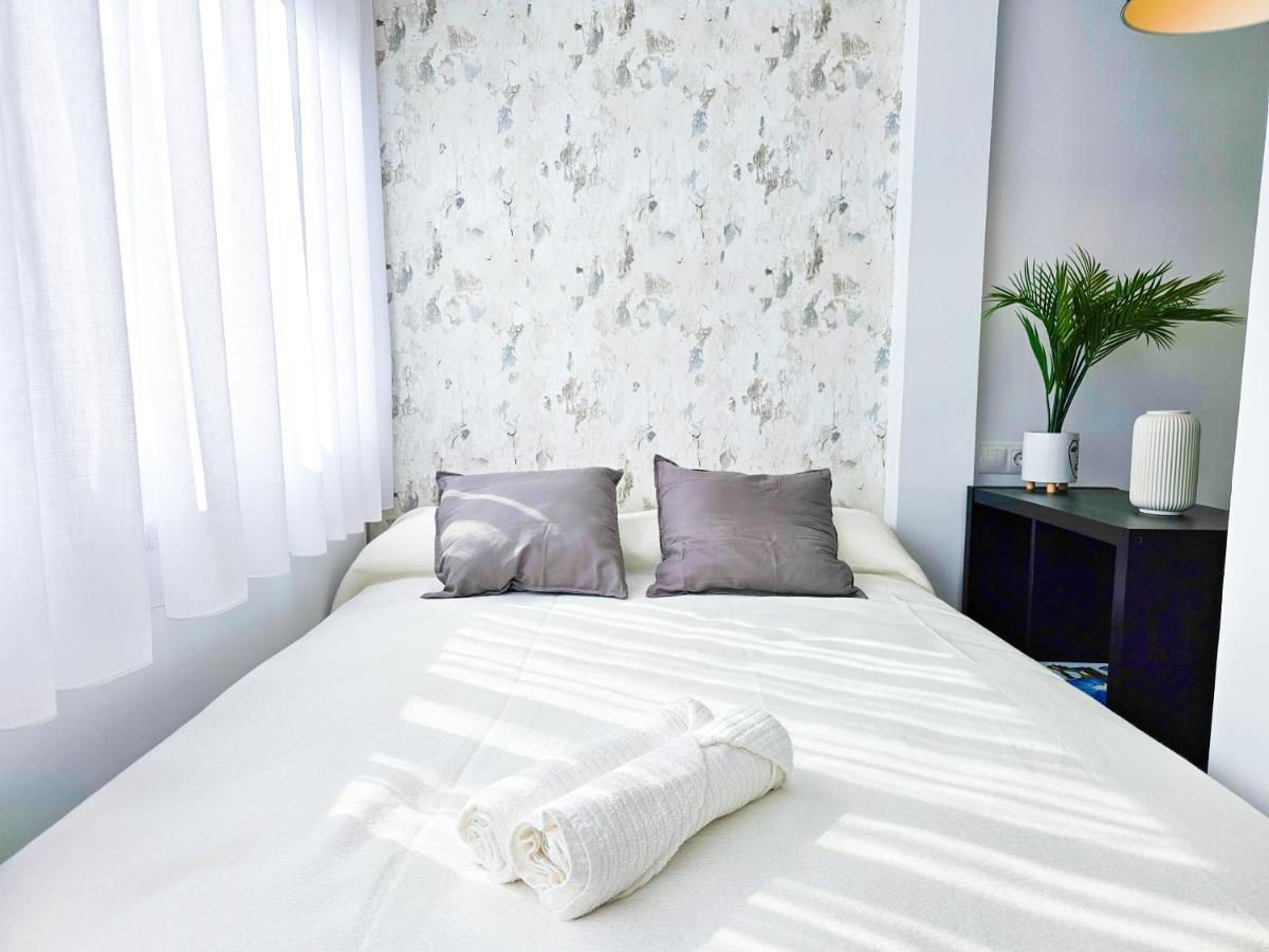 Estudio Vip Mediterraneo - Alojamientos La Torre Torre Del Mar Exteriör bild